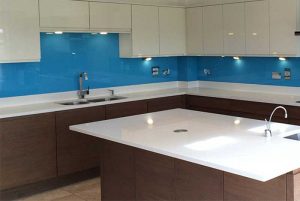 شیشه بین کابینتی