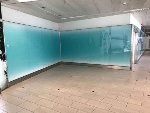 شیشه رنگی دیوارپوش