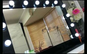 آینه سالن زیبایی