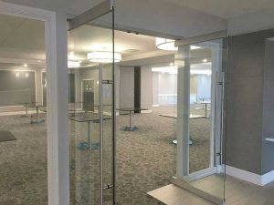 درب شیشه ای