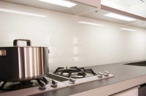 شیشه بین کابینتی