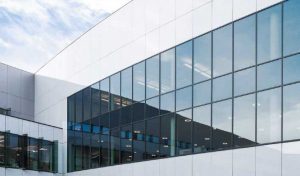 شیشه رنگی پنجره