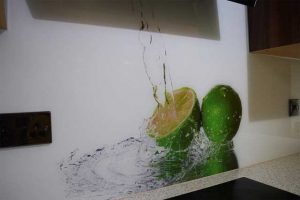 شیشه طرح دار