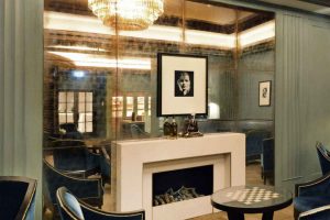 آینه کاری رنگی