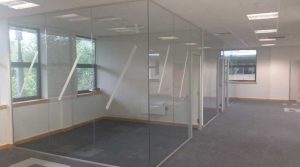 اتاقک شیشه ای