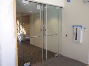 درب شیشه ای