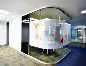 شیشه خم طرح دار