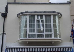 پنجره upvc خم