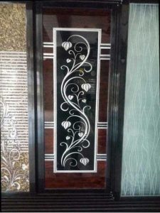 درب شیشه ای طرح دار