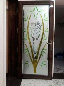درب شیشه ای طرح دار