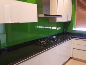 شیشه بین کابینتی