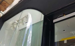 شیشه خم ویترین