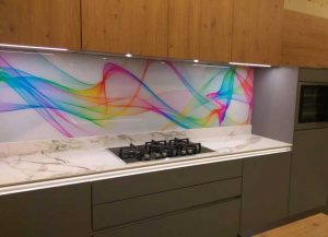 شیشه چاپی بین کابینت