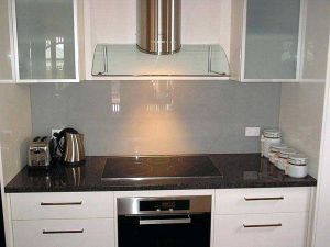 کابینت شیشه ای