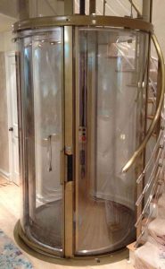 آسانسور شیشه ای