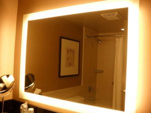 آینه با نور مخفی