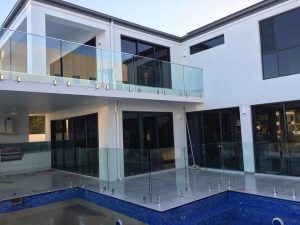 بالکن شیشه ای