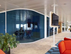 شیشه خم لمینت