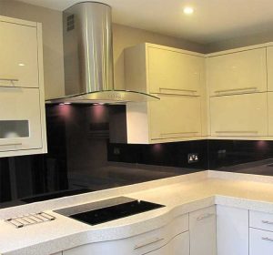 شیشه رنگی لاکوبل