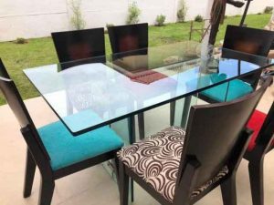 شیشه روی میز