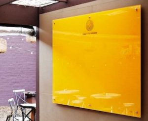 وایت برد شیشه ای رنگی