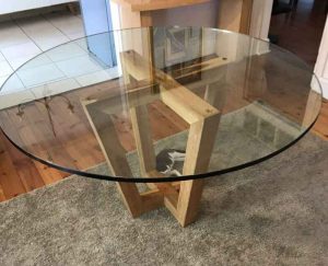 شیشه روی میز