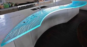 شیشه روی کابینت