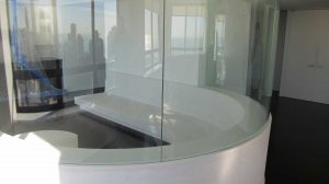 شیشه خم لمینت