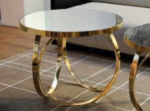 شیشه روی میز