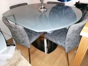 میز شیشه ای آشپزخانه