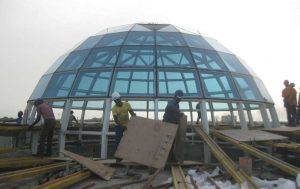 گنبد شیشه ای