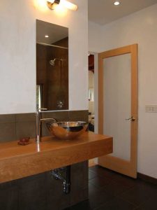 درب سرویس بهداشتی