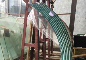 شیشه خم لمینت