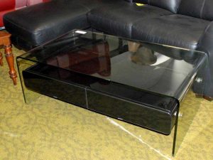 شیشه روی میز