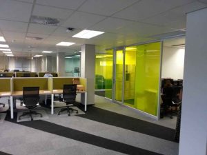 شیشه طرح دار