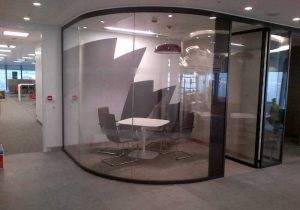 کارگاه شیشه خم