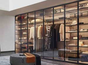 کمد شیشه ای