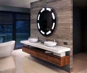 آینه روی دیوار