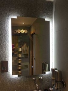 آینه نورپردازی