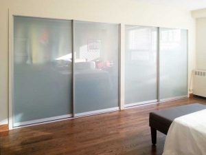 درب شیشه ای ریلی