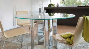 شیشه روی میز