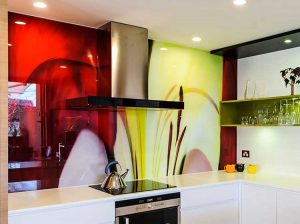 شیشه چاپی بین کابینت