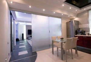 درب شیشه ای کشویی