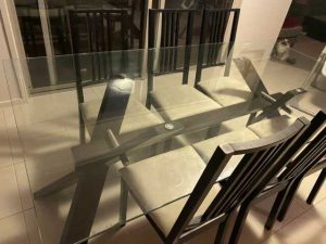 شیشه برای روی میز ناهارخوری
