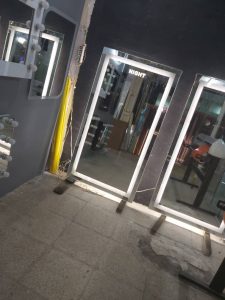 آینه سالن زیبایی