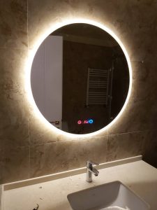 شیشه بین کابینتی