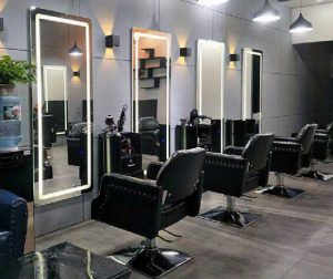 آینه آرایشگاه مردانه