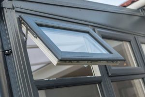 شیشه سه جداره