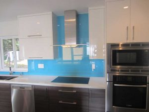 شیشه لاکوبل رنگی بین کابینتی