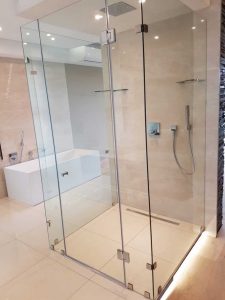 کابین دوش شیشه ای